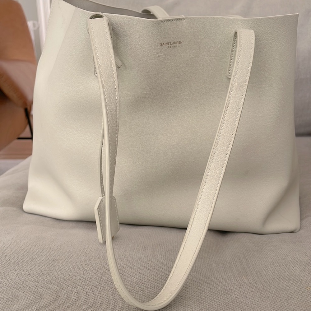 Shopping Saint Laurent leather tote bag in Blanc/cream